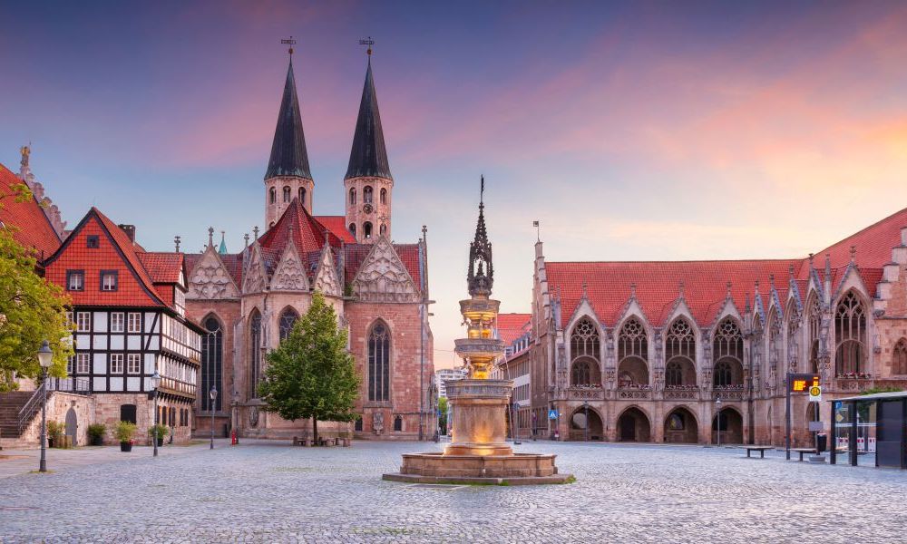 Marktplatz in Braunschweig während Abenddämmerung